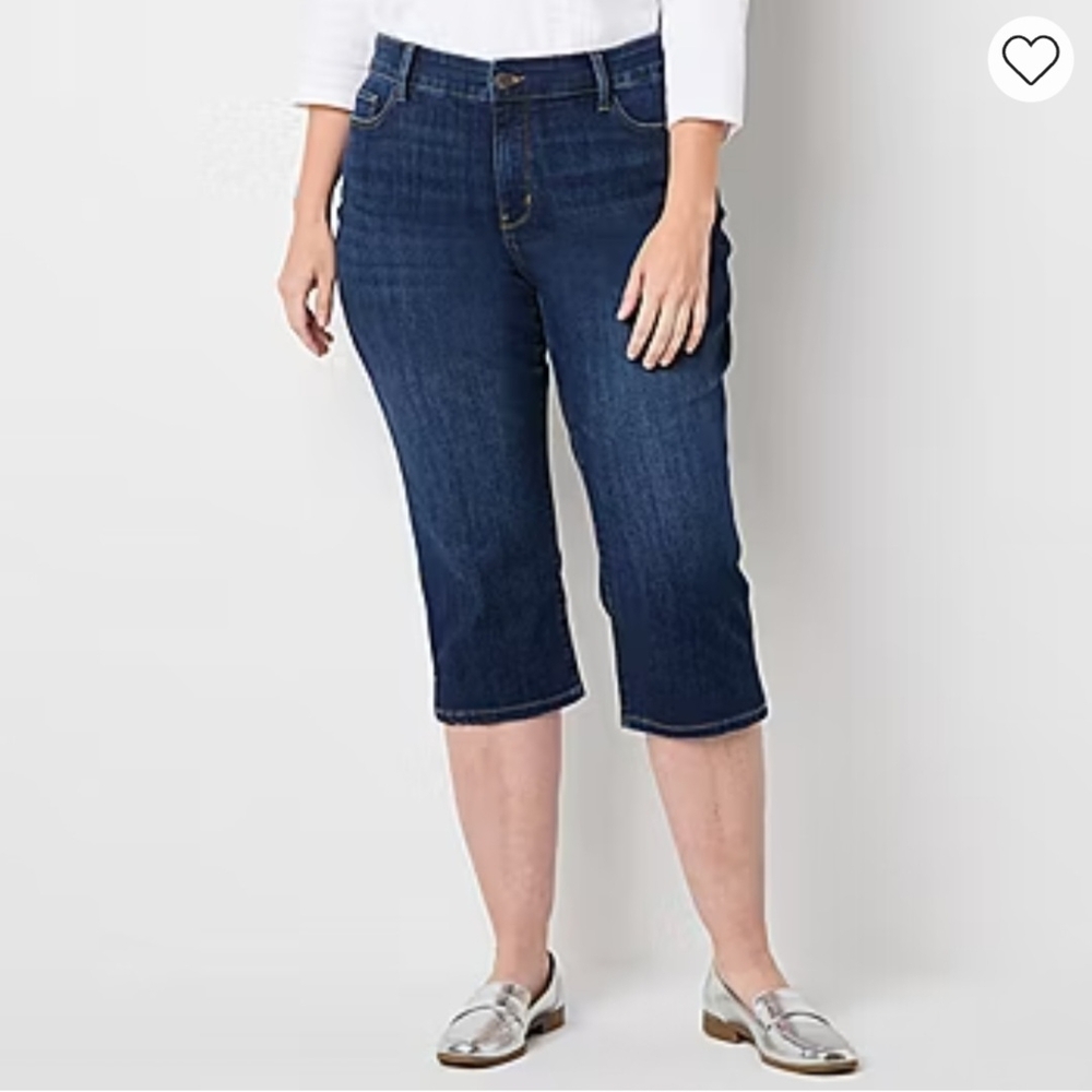 St. John's Bay Dark Wash Jean Capris Size 14
